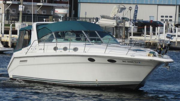 Sea Ray 370 Express Cruiser