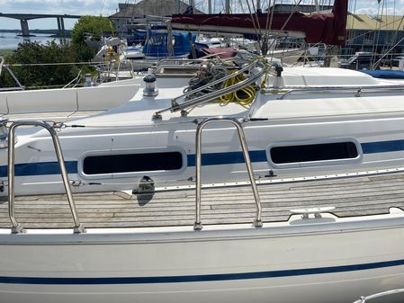 Bavaria 36-CRUISER image