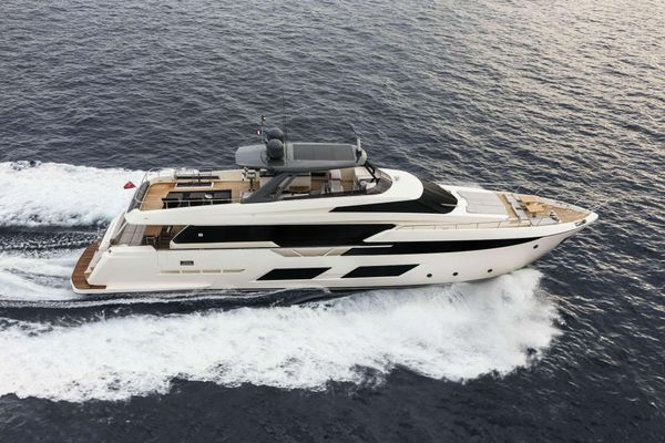 Ferretti-yachts 920 - main image