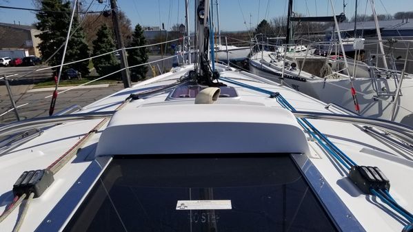 Hunter 36 image