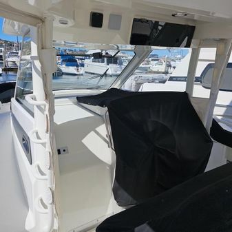 Boston Whaler 420 Outrage image