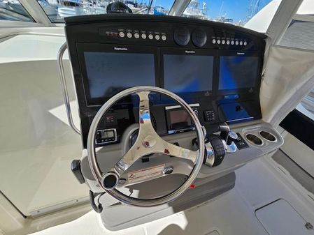 Boston Whaler 420 Outrage image