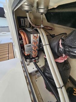 Boston Whaler 420 Outrage image