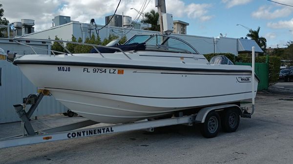 Boston Whaler 21 Ventura