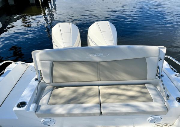 Boston Whaler 270 Dauntless image