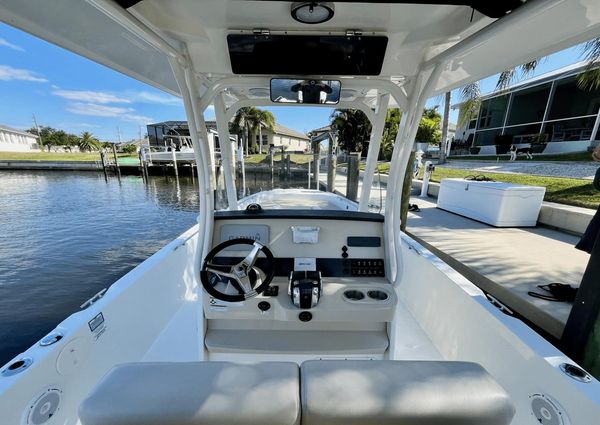 Boston Whaler 270 Dauntless image