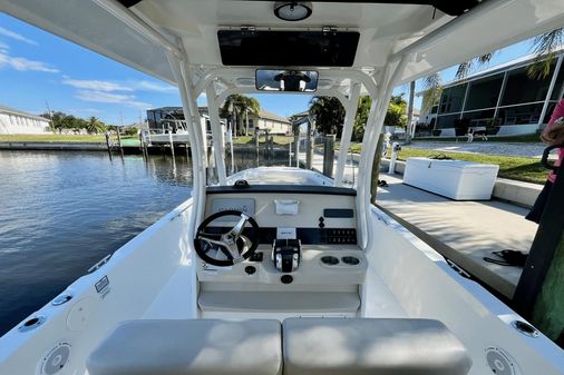 Boston Whaler 270 Dauntless image