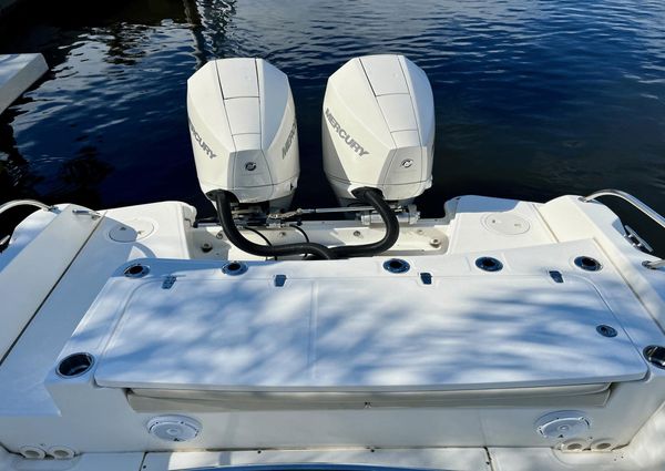 Boston Whaler 270 Dauntless image