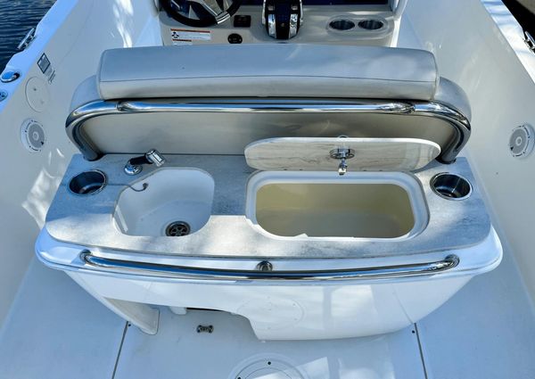 Boston Whaler 270 Dauntless image