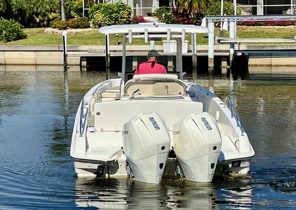 Boston Whaler 270 Dauntless image