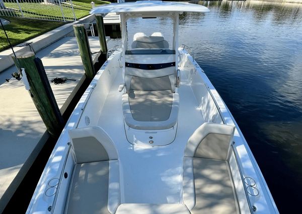 Boston Whaler 270 Dauntless image