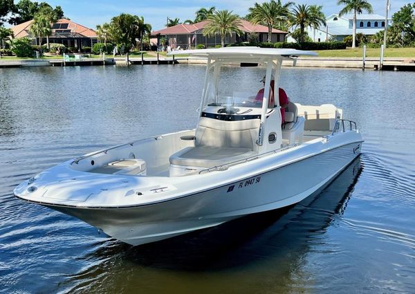 Boston Whaler 270 Dauntless image