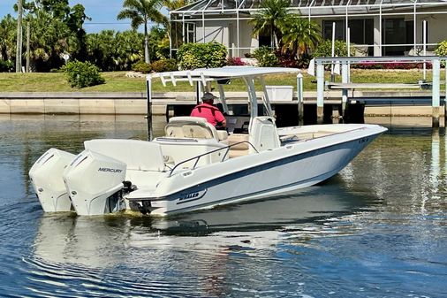 Boston Whaler 270 Dauntless image