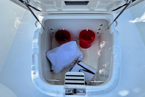 Boston Whaler 270 Dauntless image