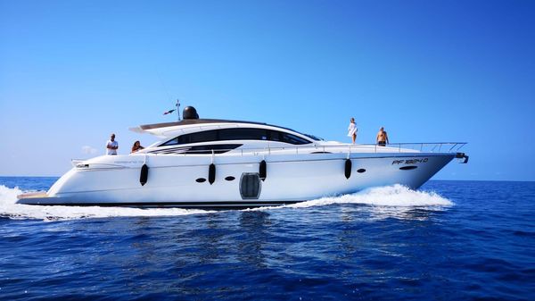 Pershing 72