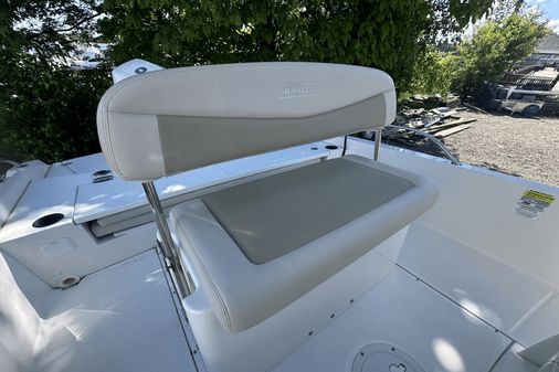 Boston Whaler 210 Dauntless image