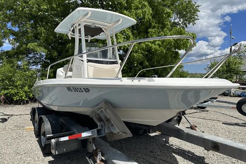 Boston Whaler 210 Dauntless image