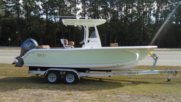 Sea Hunt 229 ULTRA