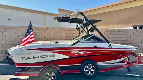 Tracker Tahoe Q5i