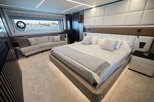 Sunseeker 90 Ocean image