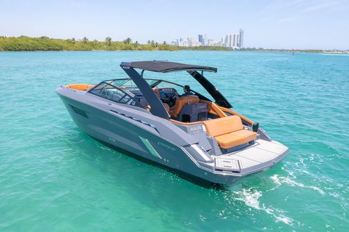 Cruisers Yachts 338 South Beach Edition Bow Rider image