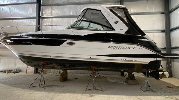 Monterey 355 Sport Yacht