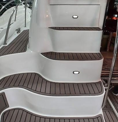 Sea Ray 52 Sedan Bridge image