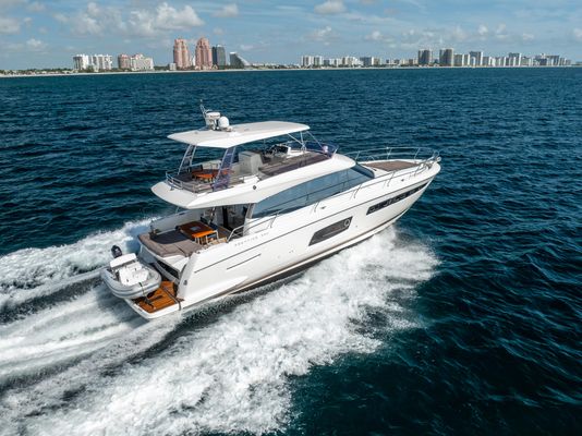 Prestige 55 Flybridge - main image