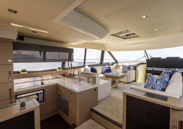 Prestige 55 Flybridge image