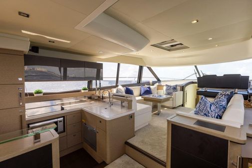 Prestige 55 Flybridge image