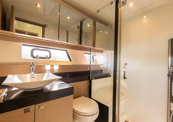 Prestige 55 Flybridge image