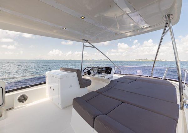 Prestige 55 Flybridge image