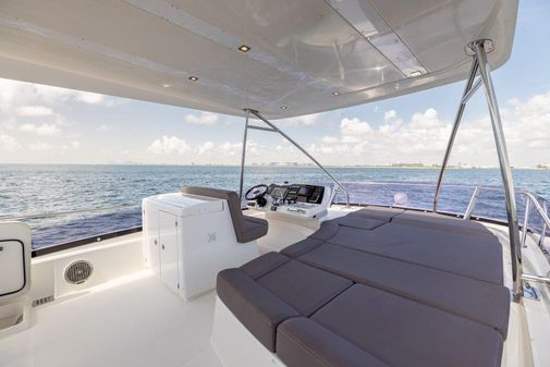 Prestige 55 Flybridge image