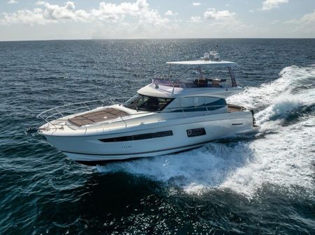 Prestige 55 Flybridge image