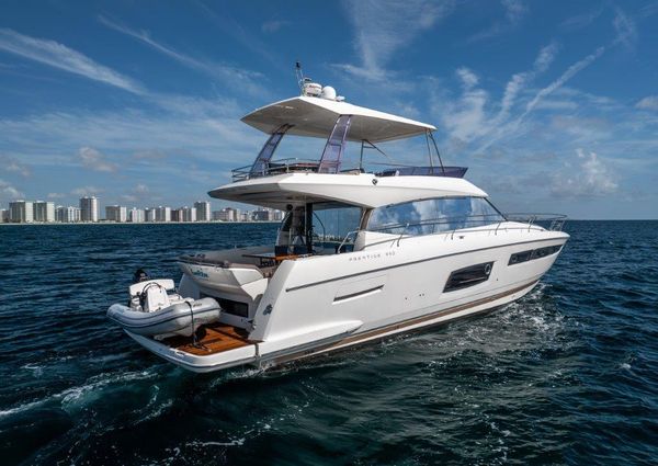 Prestige 55 Flybridge image