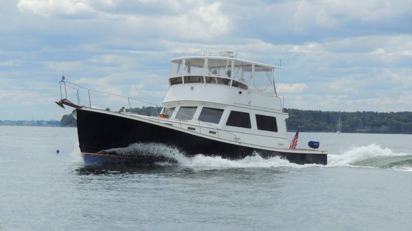 Lyman-Morse Downeast Flybridge