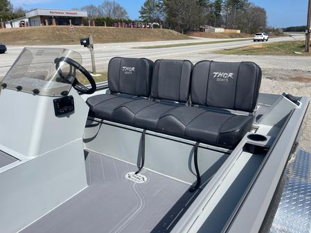 Thor 1860 Lake Hammer Side Console image