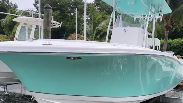 Ocean Runner 2900 Center Console 