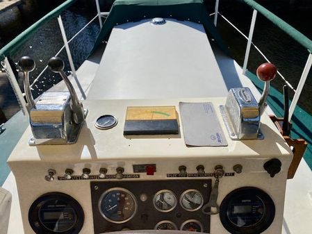 Tucker Sidewheel Paddle Yacht image