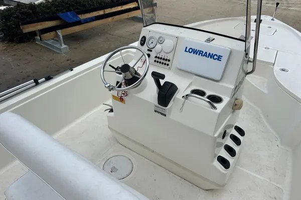 Triton 22 Bay Flight image