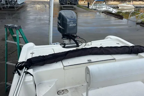 Triton 22 Bay Flight image