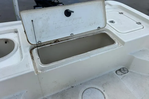 Triton 22 Bay Flight image