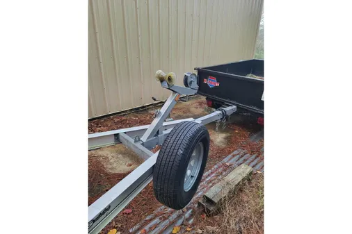 Triton 22 Bay Flight image