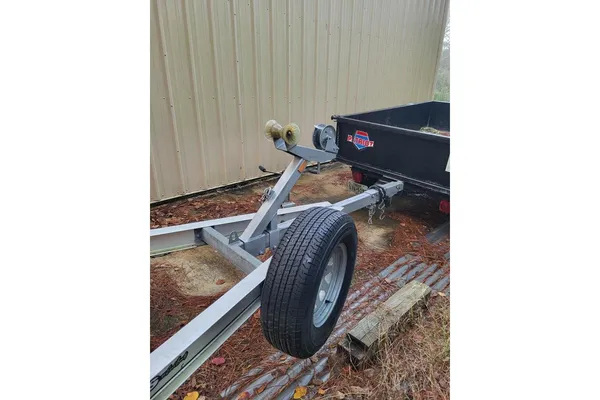 Triton 22 Bay Flight image