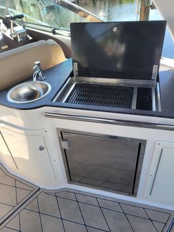 Regal 320 EXPRESS CRUISER image