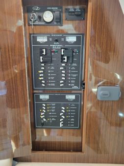 Regal 320 EXPRESS CRUISER image