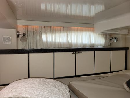 Regal 320 EXPRESS CRUISER image