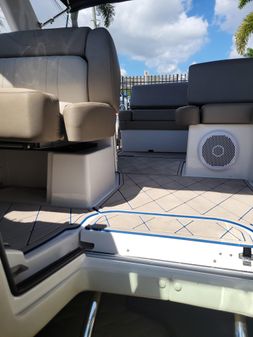 Regal 320 EXPRESS CRUISER image