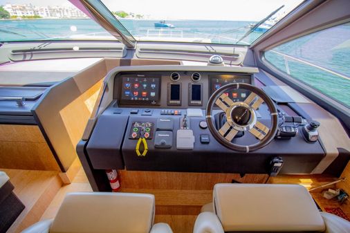 Azimut 72 FLY image