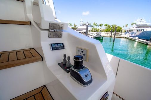 Azimut 72 FLY image